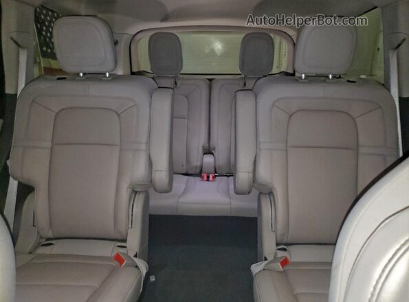 5LM5J7XC4MGL09312 2021 LINCOLN AVIATOR Black Widok tylnych siedzeń