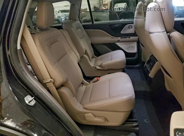 5LM5J7XC4MGL09312 2021 LINCOLN AVIATOR Black Widok wnętrza z tyłu