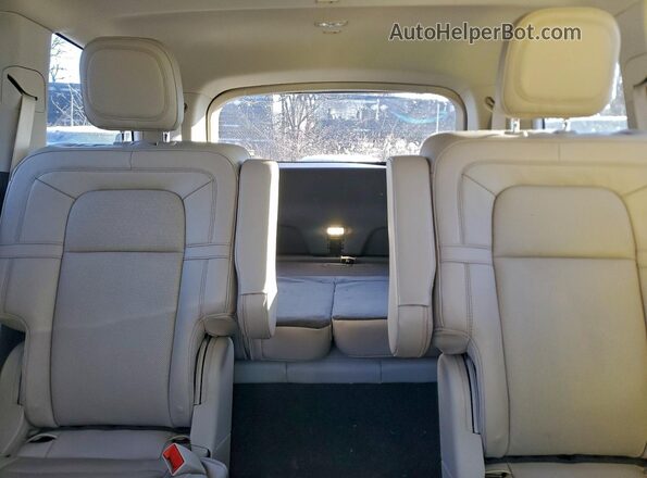 5LM5J7XC6PGL31395 2023 LINCOLN AVIATOR Charcoal Widok tylnych siedzeń