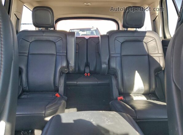 5LM5J7XC9NGL03426 2022 LINCOLN AVIATOR White უკანა სავარძლების ხედი