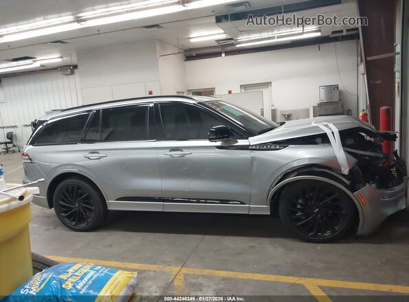 5LM5J7XCXRGL04915 2024 LINCOLN AVIATOR Gray უკანა სალონის ხედი