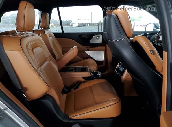 5LM5J9XC1MGL04449 2021 LINCOLN AVIATOR Silver Vista interior trasera