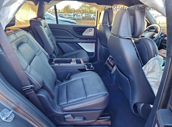 5LM5J9XC9SGL02509 2025 LINCOLN AVIATOR Gray უკანა სალონის ხედი