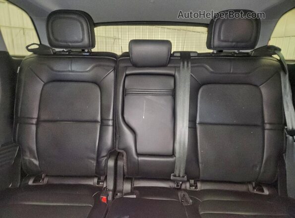 5LMCJ1D98MUL05472 2021 LINCOLN CORSAIR Black Widok tylnych siedzeń