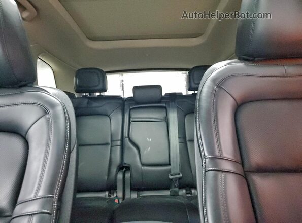 5LMCJ1DA6RUL08582 2024 LINCOLN CORSAIR Gray Rear seats view
