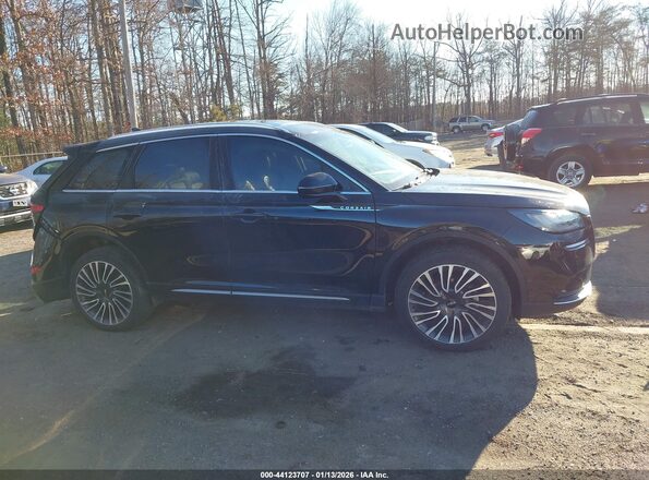 5LMCJ2D92NUL06298 2022 LINCOLN CORSAIR Black Widok wnętrza z tyłu