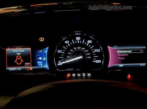 5LMJJ2JT2HEL01088 2017 LINCOLN NAVIGATOR Black Вид щитка приладів