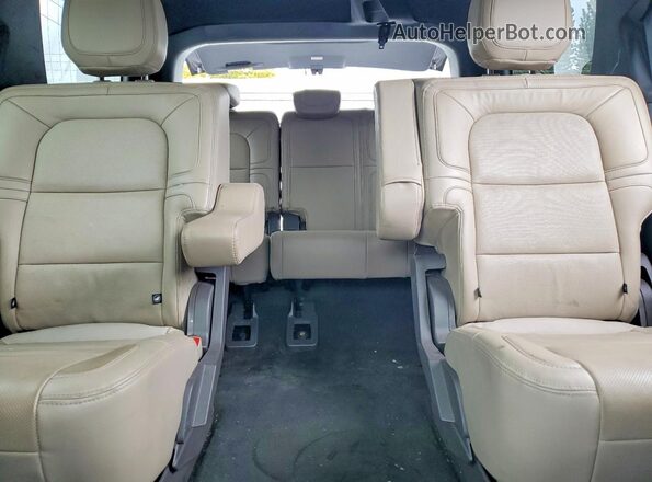 5LMJJ2LGXPEL10846 2023 LINCOLN NAVIGATOR Black Vista de los asientos traseros