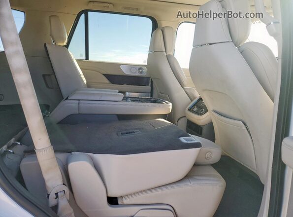 5LMJJ2LT5LEL05660 2020 LINCOLN NAVIGATOR White Widok wnętrza z tyłu