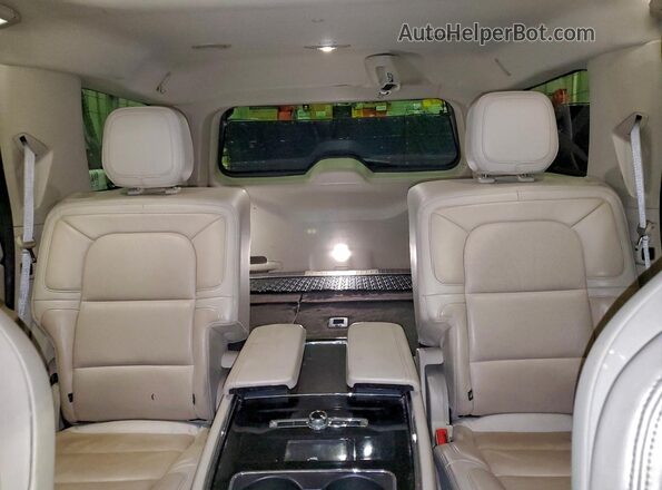 5LMJJ2LT7LEL12965 2020 LINCOLN NAVIGATOR White Widok tylnych siedzeń
