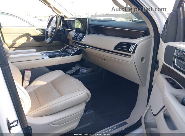 5LMJJ2NT7JEL05119 2018 LINCOLN NAVIGATOR White 
