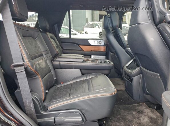 5LMJJ2TGXPEL03069 2023 LINCOLN NAVIGATOR Black Vista interior trasera