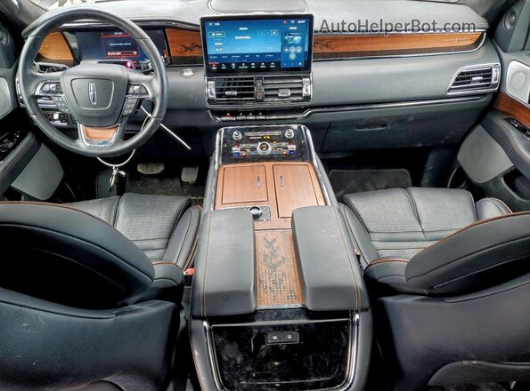 5LMJJ2TGXPEL03069 2023 LINCOLN NAVIGATOR Black Vista del salpicadero