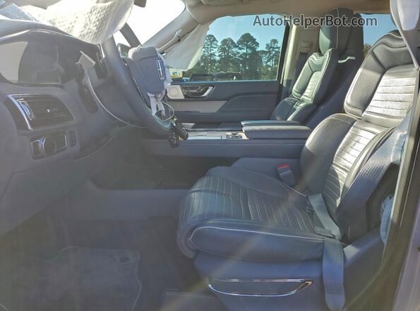 5LMJJ2TT2LEL07866 2020 LINCOLN NAVIGATOR Blue Widok wnętrza z przodu