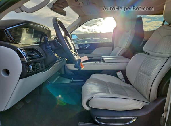 5LMJJ2TT8LEL04096 2020 LINCOLN NAVIGATOR Brown Вид салону спереду