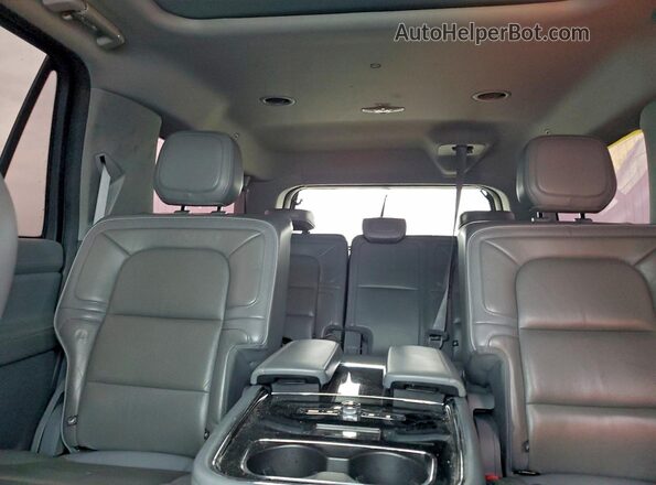 5LMJJ3KT5LEL00689 2020 LINCOLN NAVIGATOR Black Rear seats view
