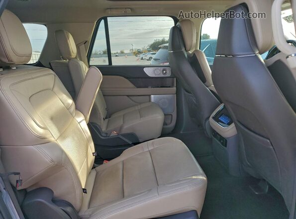 5LMJJ3LG2REL10400 2024 LINCOLN NAVIGATOR White უკანა სალონის ხედი