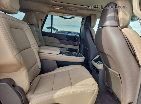 5LMJJ3LG9REL13682 2024 LINCOLN NAVIGATOR Белый Вид задней части салона