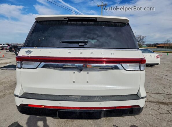 5LMJJ3LG9REL13682 2024 LINCOLN NAVIGATOR Белый Вид сзади