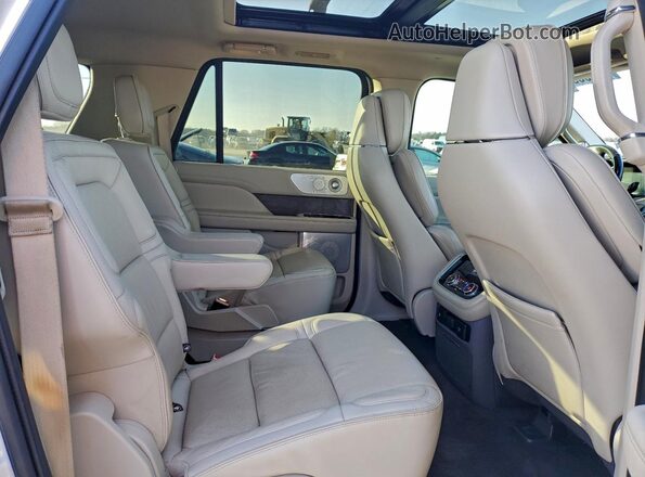 5LMJJ3LT2KEL15227 2019 LINCOLN NAVIGATOR Белый Вид задней части салона