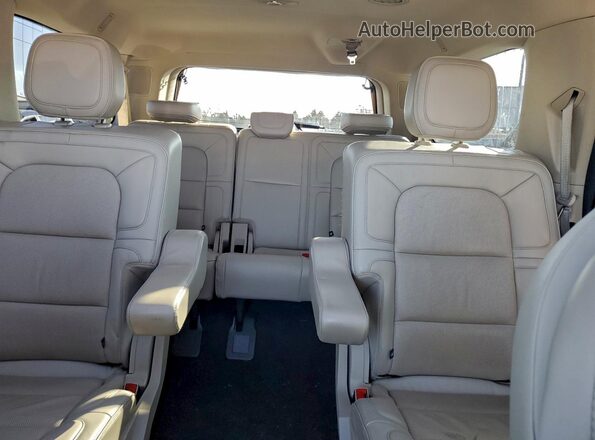 5LMJJ3LT2KEL15227 2019 LINCOLN NAVIGATOR Белый Вид задних сидений