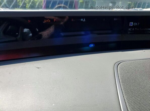 5LMPJ8K4XSJ913333 2025 LINCOLN NAUTILUS Red Вид щитка приладів