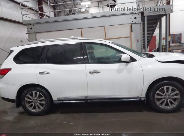 5N1AR2MN9GC632141 2016 NISSAN PATHFINDER White Вид задньої частини салону