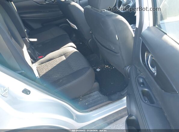 5N1AT2MT5LC774366 2020 NISSAN ROGUE Silver VIN კოდის სტიკერის ხედი