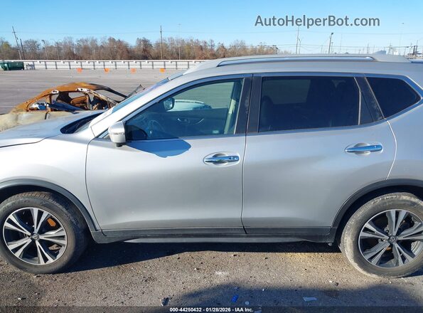 5N1AT2MT5LC774366 2020 NISSAN ROGUE Silver უკანა სალონის ხედი