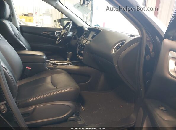 5N1DR2MM3HC641438 2017 NISSAN PATHFINDER Black Front interior view
