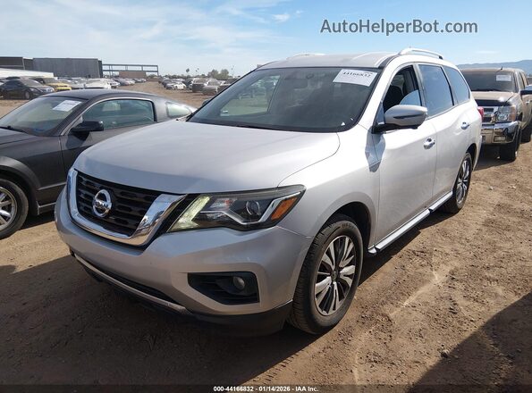 5N1DR2MM5HC662954 2017 NISSAN PATHFINDER Серебряный Вид спереди