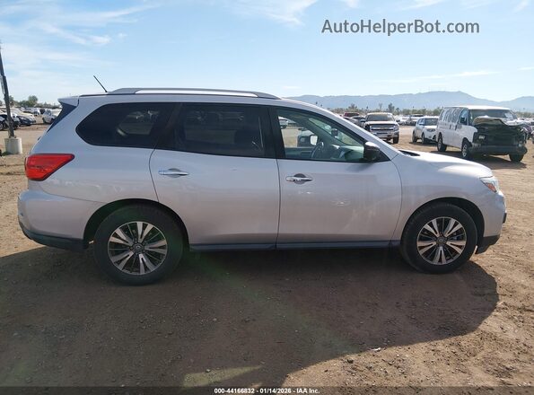 5N1DR2MM5HC662954 2017 NISSAN PATHFINDER Серебряный Вид задней части салона
