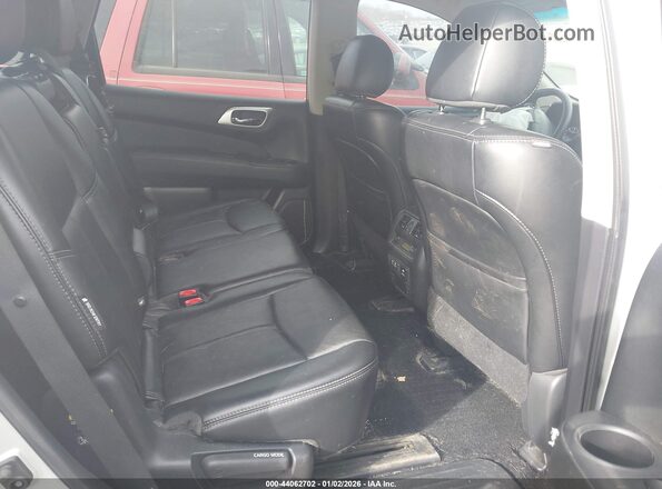 5N1DR2MMXKC636177 2019 NISSAN PATHFINDER Silver VIN կոդի պիտակի տեսք
