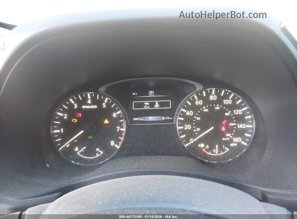 5N1DR2MN9JC636761 2018 NISSAN PATHFINDER Silver უკანა სავარძლების ხედი