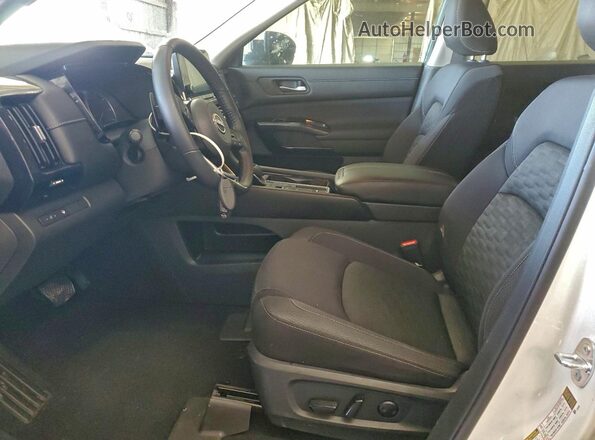 5N1DR3BA2NC256091 2022 NISSAN PATHFINDER Белый Вид салона спереди