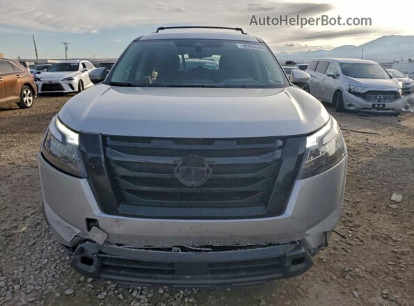 5N1DR3BC1RC236020 2024 NISSAN PATHFINDER Серебряный Вид спереди