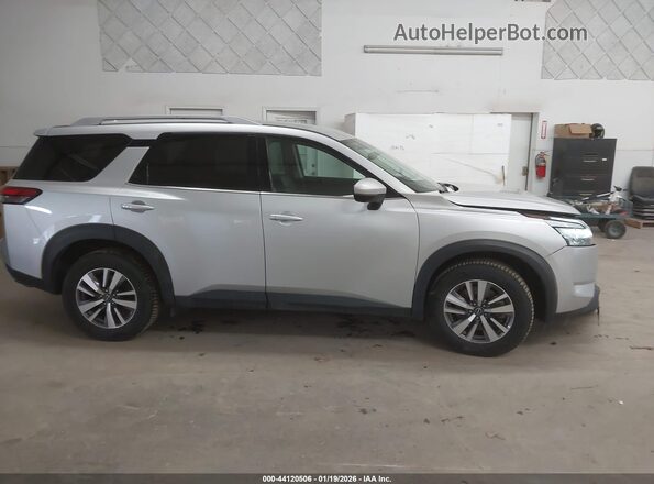 5N1DR3CC2RC253729 2024 NISSAN PATHFINDER Silver Սալոնի 360 աստիճան տեսք