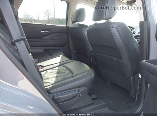 5N1DR3CC3PC244583 2023 NISSAN PATHFINDER Gray Widok naklejki z numerem VIN