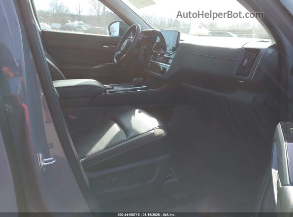 5N1DR3CC3PC244583 2023 NISSAN PATHFINDER Gray Widok wnętrza z przodu