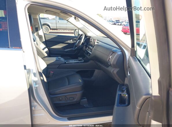 5N1DR3CC3SC252174 2025 NISSAN PATHFINDER Silver წინა სალონის ხედი