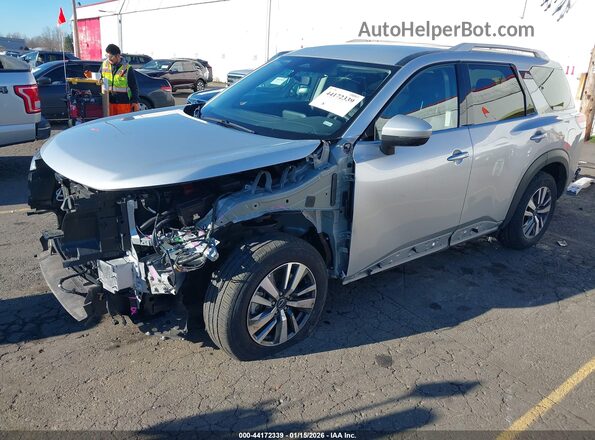 5N1DR3CC3SC252174 2025 NISSAN PATHFINDER Silver წინა მარცხენა ხედი სამი მეოთხედიდან