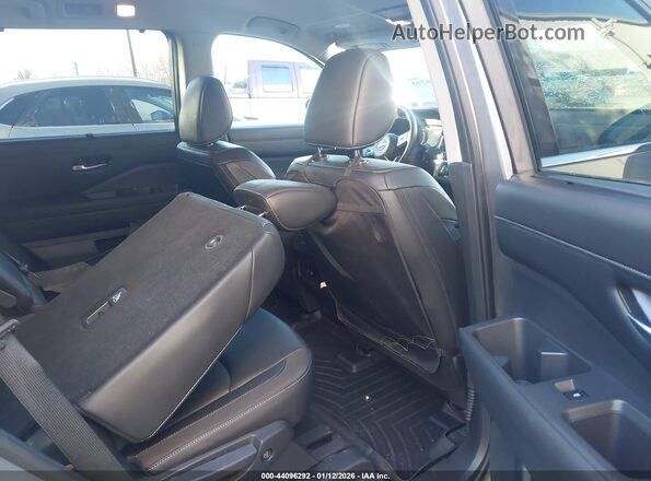 5N1DR3CC4PC224021 2023 NISSAN PATHFINDER Gray Widok naklejki z numerem VIN