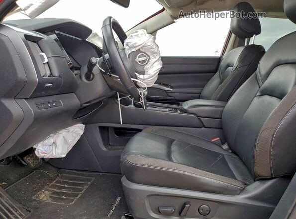 5N1DR3CC6PC216583 2023 NISSAN PATHFINDER Red Вид салону спереду