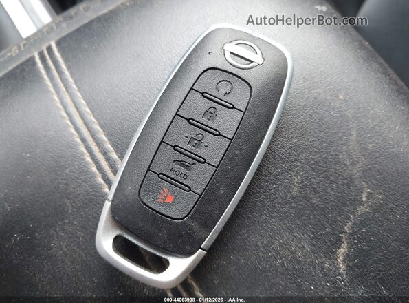 5N1DR3CC7RC236313 2024 NISSAN PATHFINDER Серебряный 