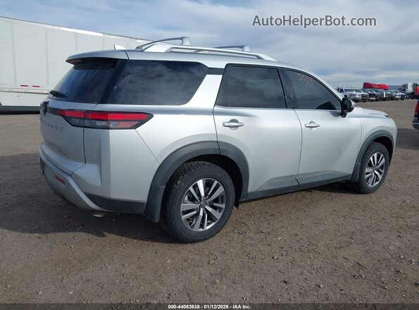 5N1DR3CC7RC236313 2024 NISSAN PATHFINDER Серебряный 