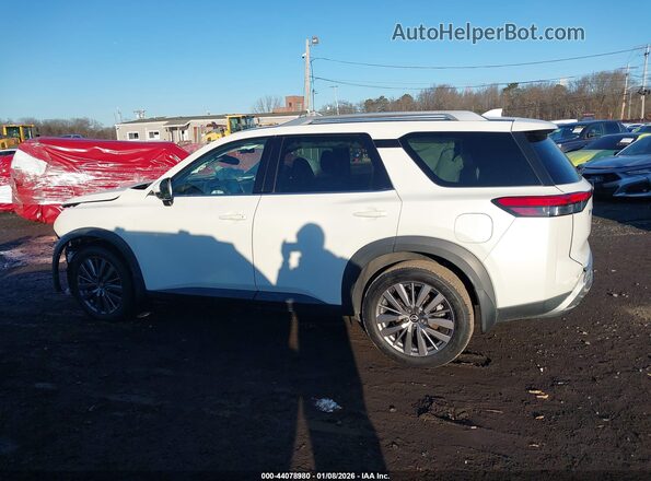 5N1DR3CD3NC259560 2022 NISSAN PATHFINDER White Vista interior trasera