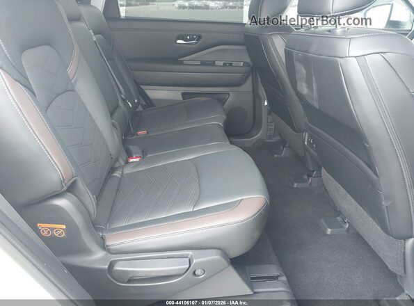 5N1DR3DG7SC203688 2025 NISSAN PATHFINDER White VIN კოდის სტიკერის ხედი