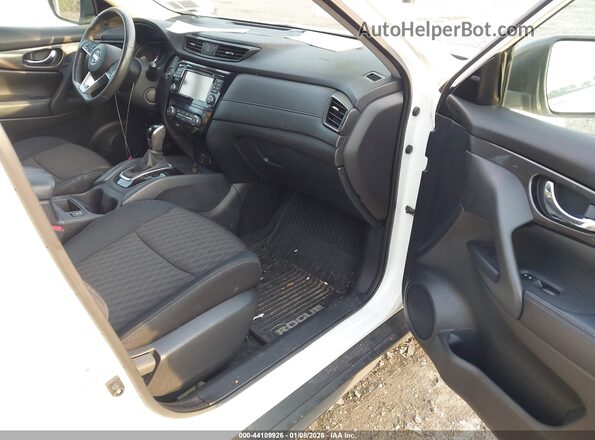 5N1ET2MV0HC787682 2017 NISSAN ROGUE HYBRID White Front interior view