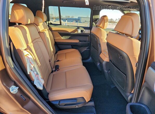 5NMP44GL3RH036126 2024 HYUNDAI SANTA Brown Vista interior trasera