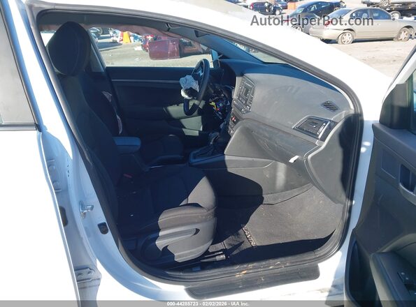 5NPD74LF3JH330627 2018 HYUNDAI ELANTRA White Vista interior delantera